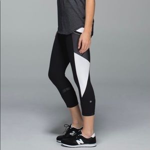 RARE! Lululemon Run: Inspire Crop II Reflective